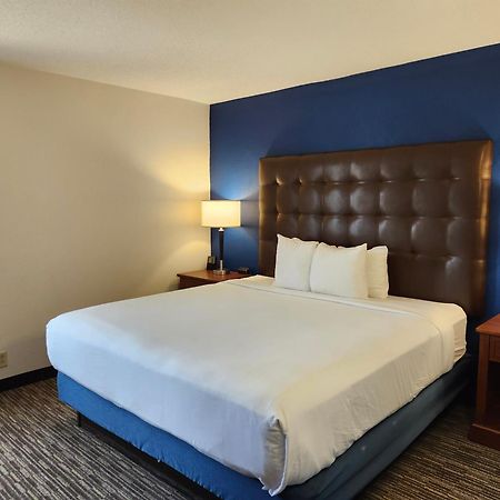 Heritage Inn & Suites St Louis Fenton, Trademark By Wyndham エクステリア 写真
