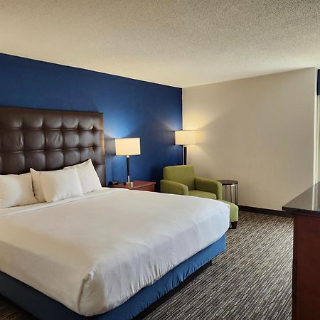 Heritage Inn & Suites St Louis Fenton, Trademark By Wyndham エクステリア 写真