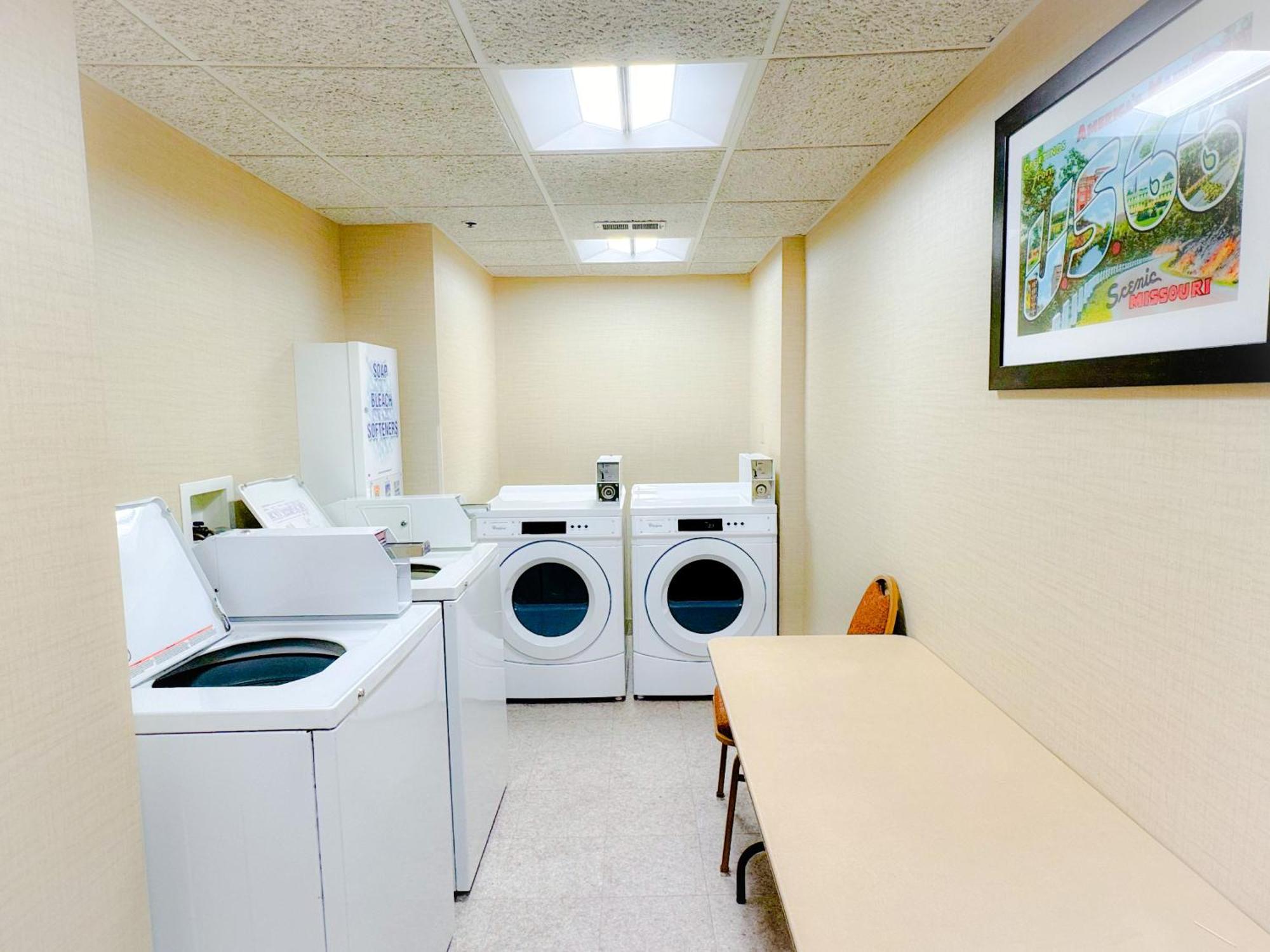 Heritage Inn & Suites St Louis Fenton, Trademark By Wyndham エクステリア 写真