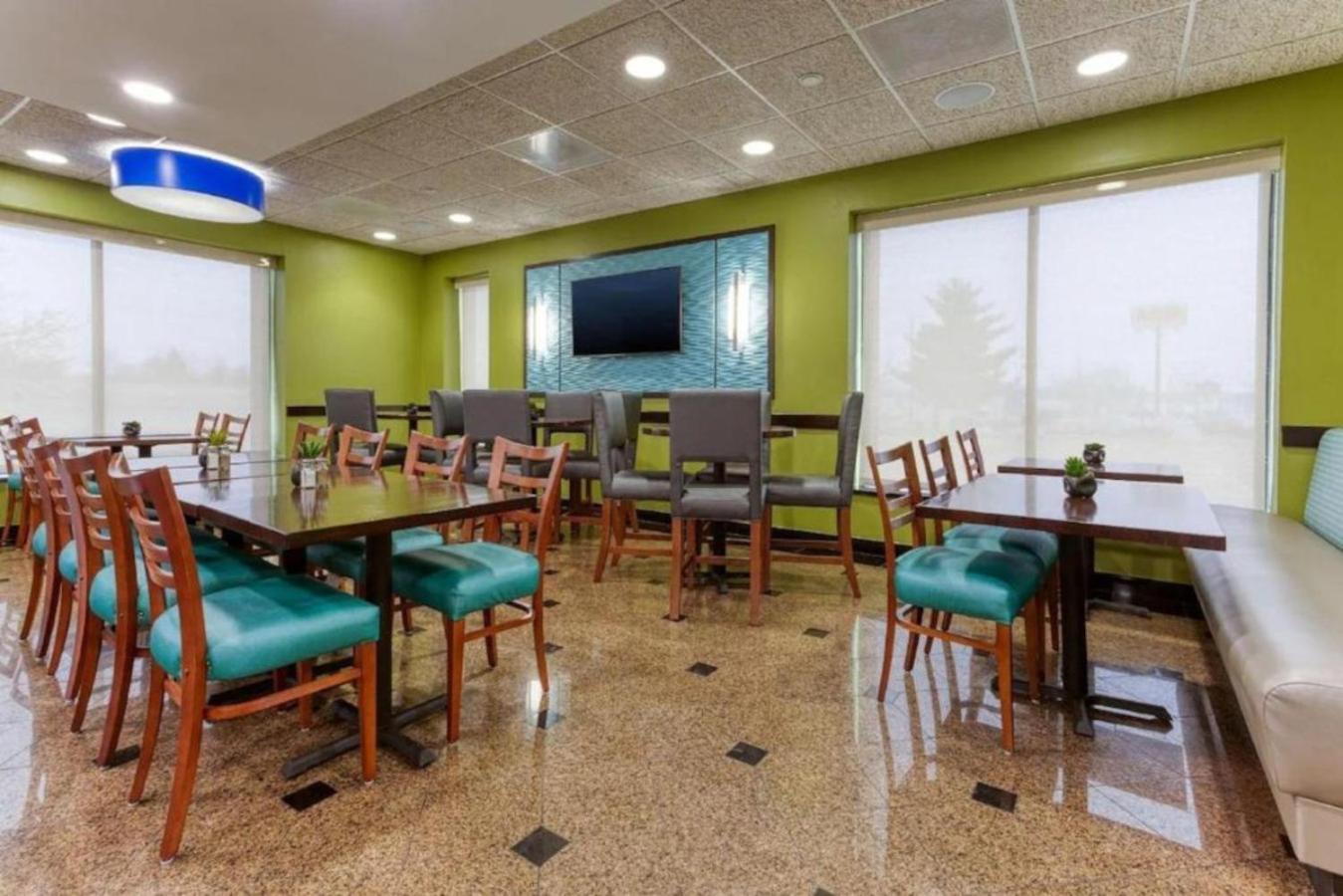 Heritage Inn & Suites St Louis Fenton, Trademark By Wyndham エクステリア 写真