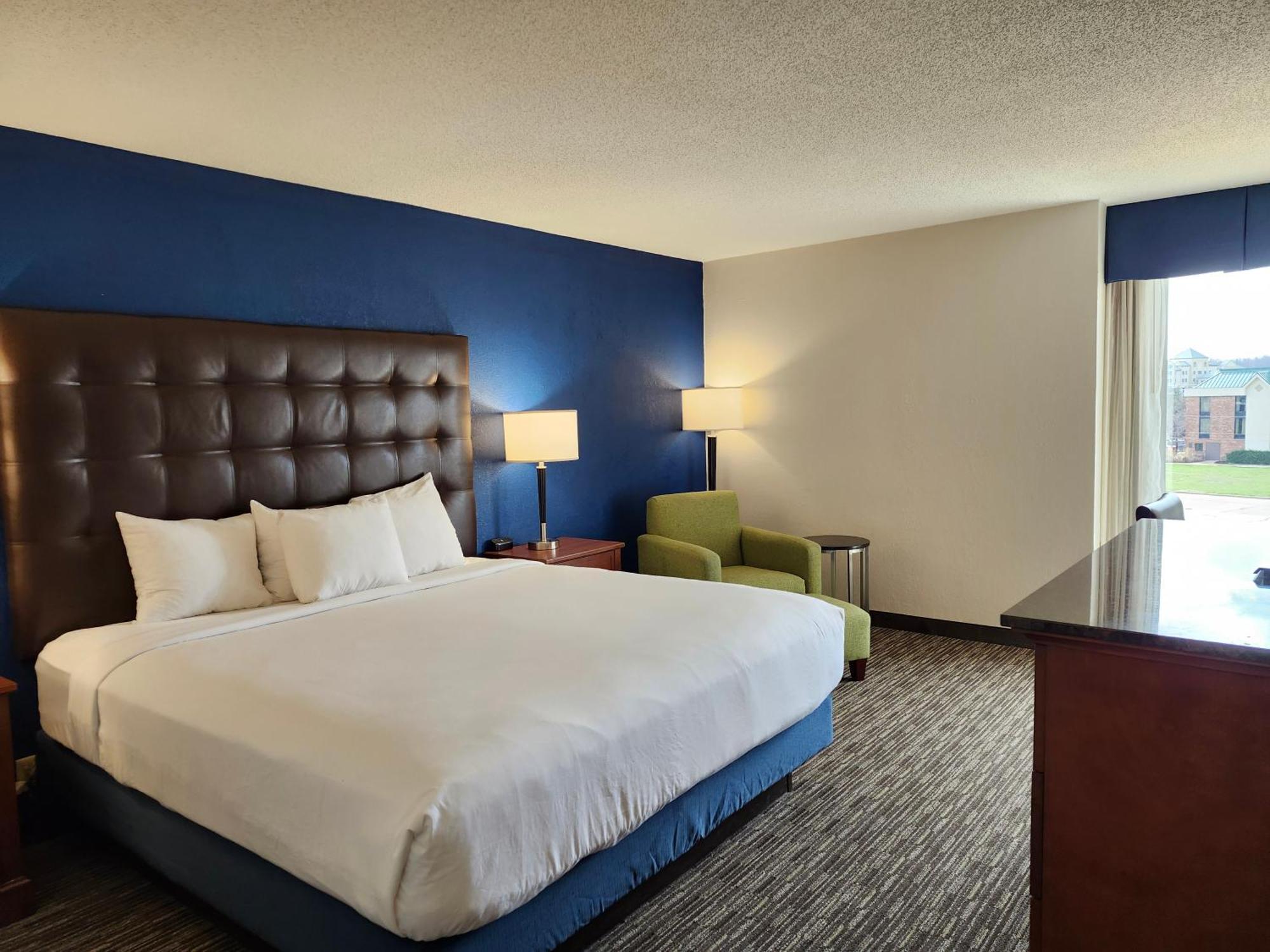 Heritage Inn & Suites St Louis Fenton, Trademark By Wyndham エクステリア 写真