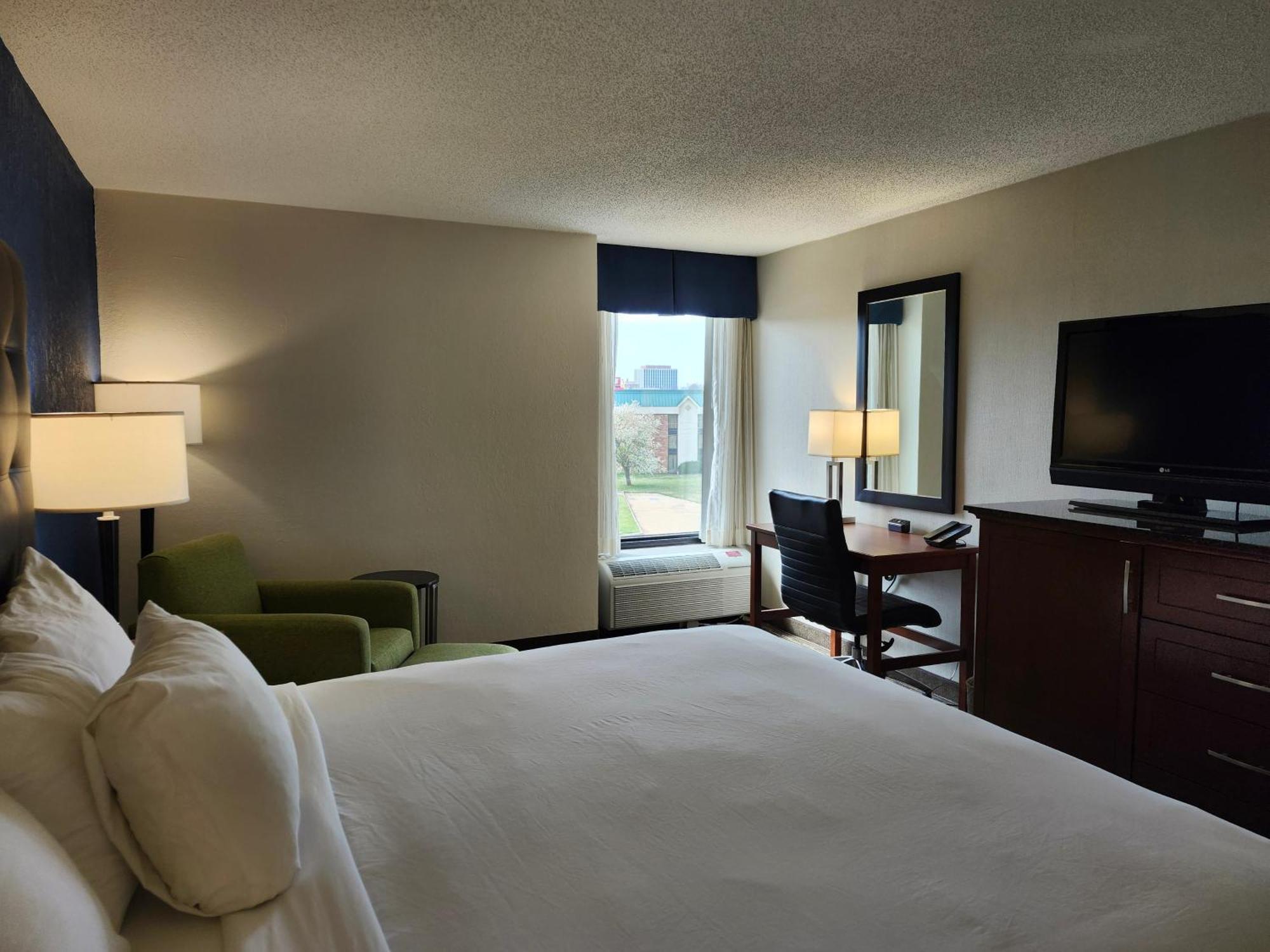Heritage Inn & Suites St Louis Fenton, Trademark By Wyndham エクステリア 写真