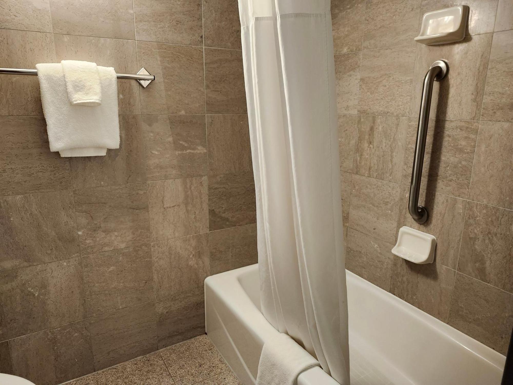 Heritage Inn & Suites St Louis Fenton, Trademark By Wyndham エクステリア 写真