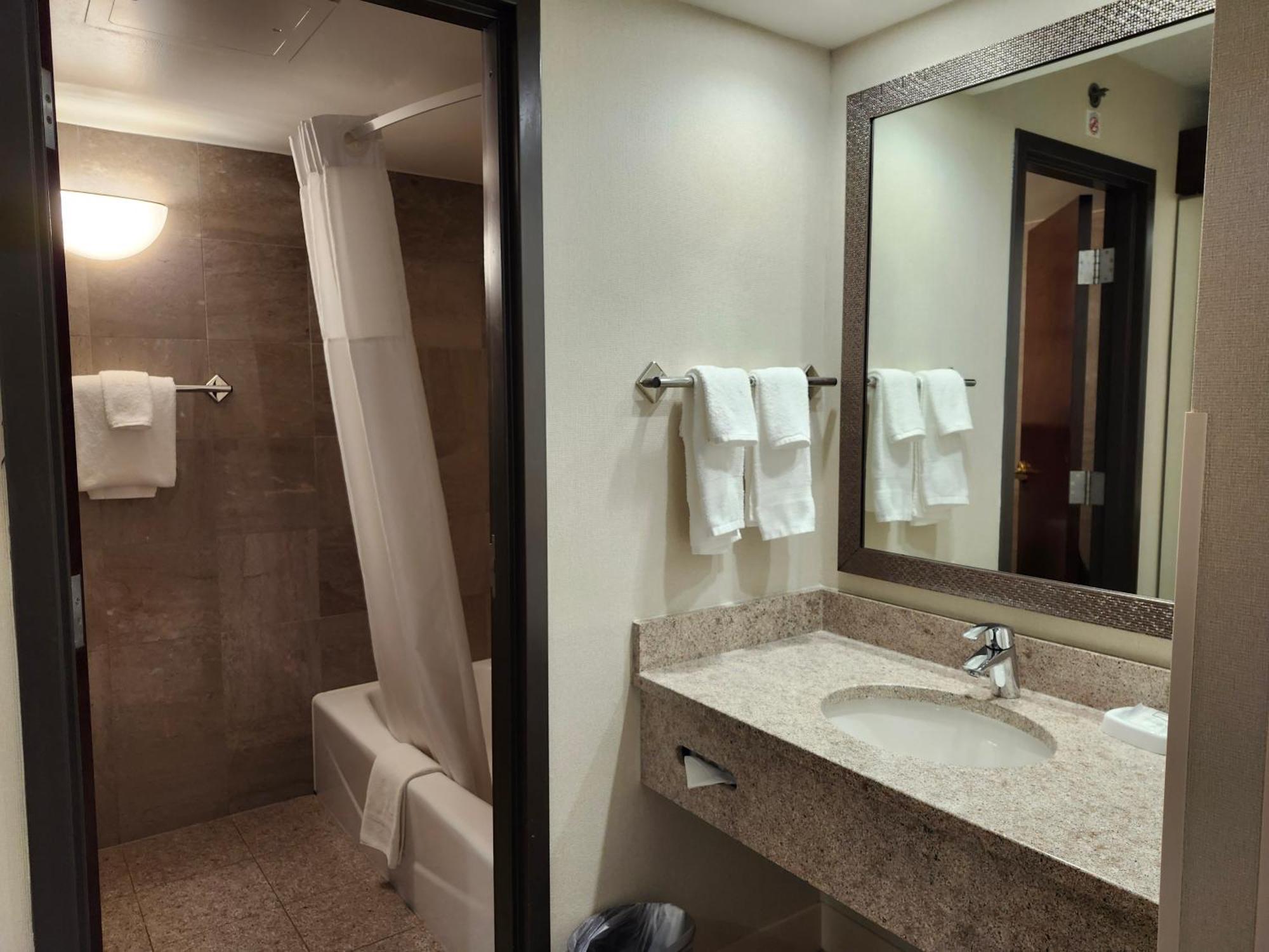 Heritage Inn & Suites St Louis Fenton, Trademark By Wyndham エクステリア 写真