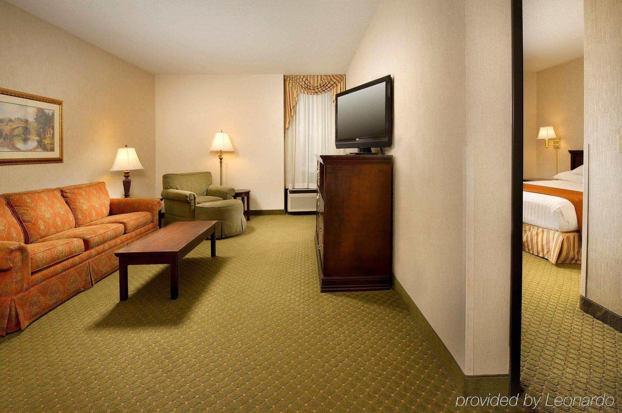 Heritage Inn & Suites St Louis Fenton, Trademark By Wyndham エクステリア 写真