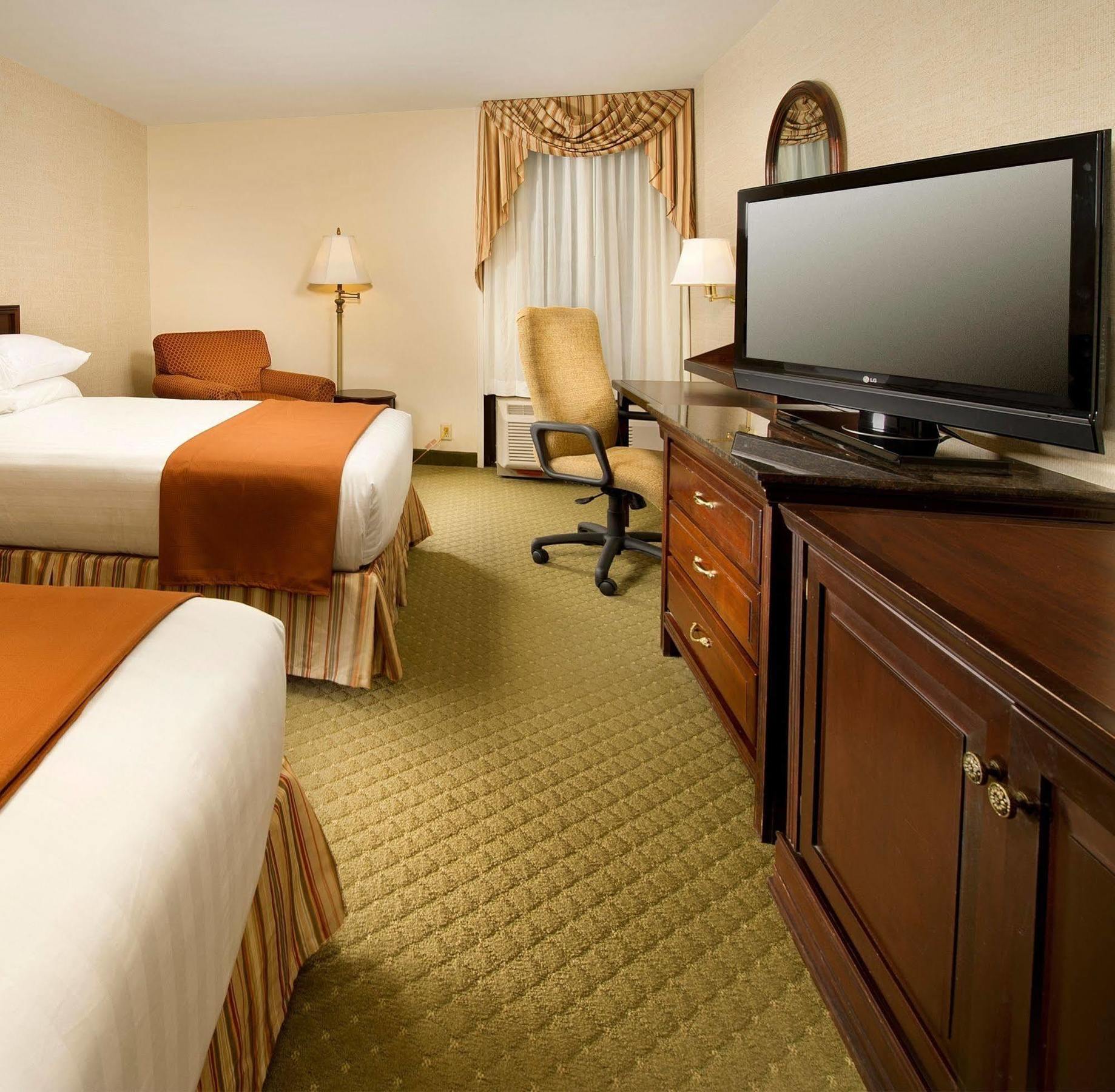 Heritage Inn & Suites St Louis Fenton, Trademark By Wyndham エクステリア 写真