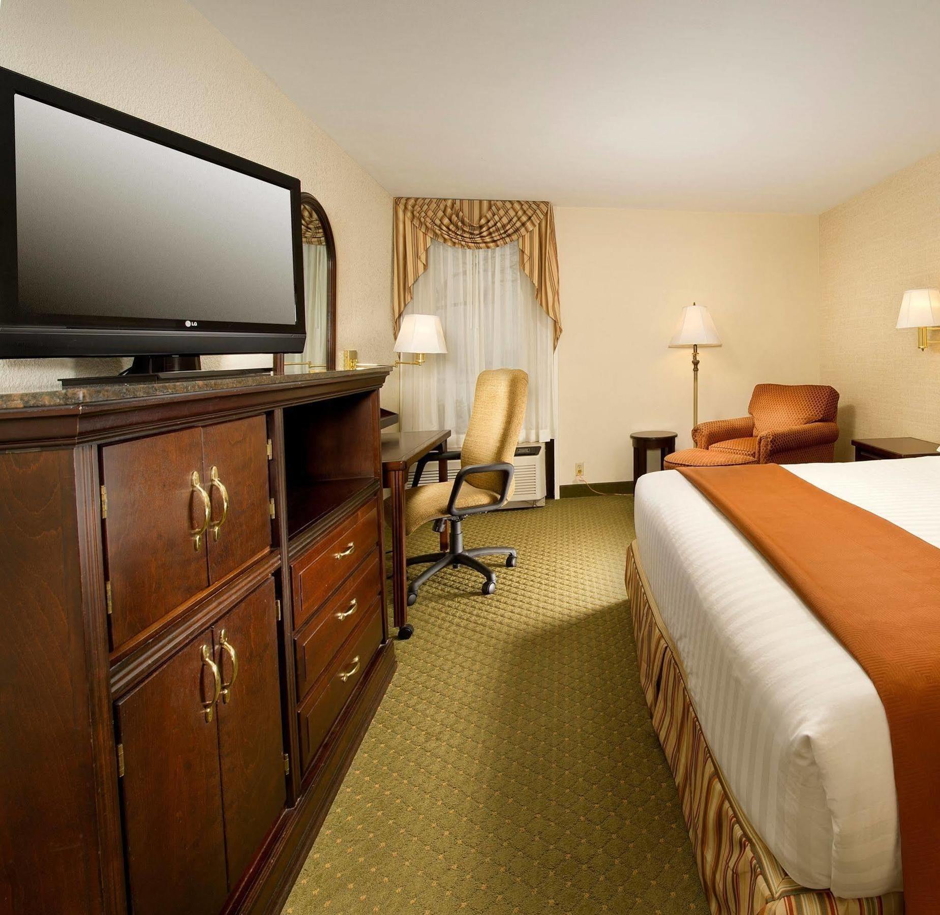 Heritage Inn & Suites St Louis Fenton, Trademark By Wyndham エクステリア 写真